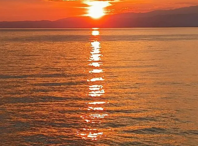 Golden Sunset شقة *